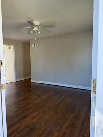3 bed, 910 sqft, $2,600 — Photo 3
