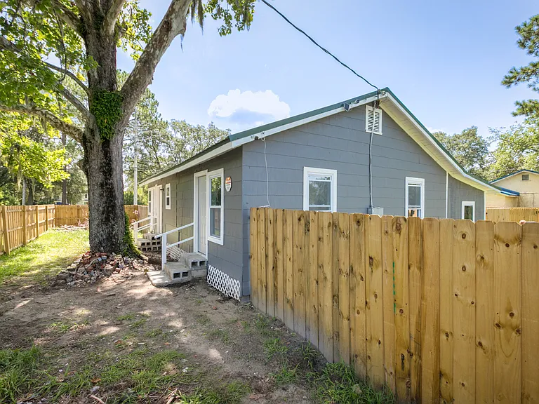 260 Vernis Ave — Photo 17