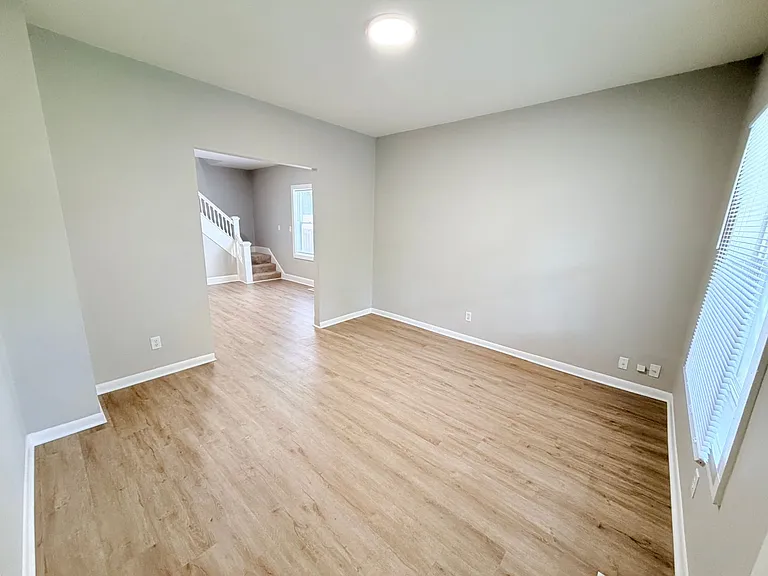 1132 N Oxford St — Photo 3