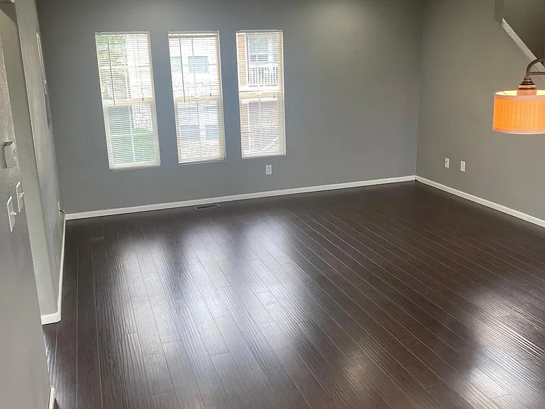 11801 Bolton Cir — Photo 8