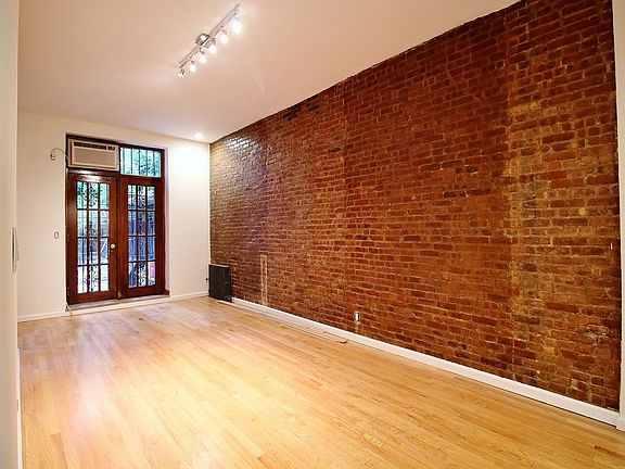 2nd image of 320 W 108th St APT 1C
