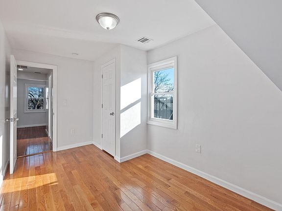 5th image of 346 Sanford Ave Floor 3