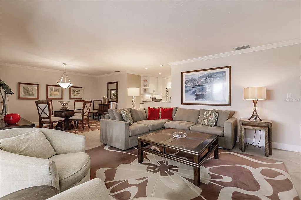 2 bed, 2.0 bath, 1180 sqft, $6,000 — Photo 4