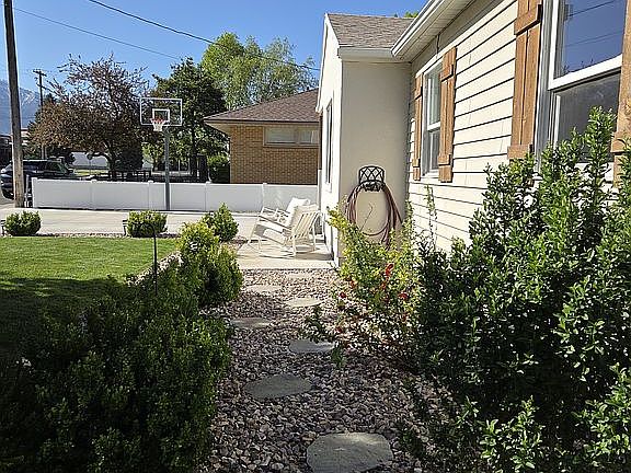 4th image of 76 S 700th St E