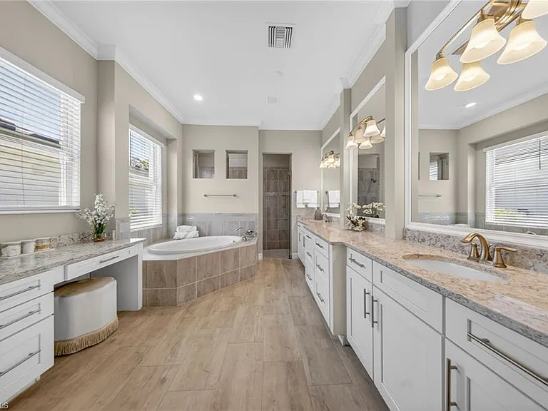 14930 Blue Bay Cir — Photo 30