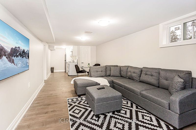 Toronto House for rent - 5 Bedrooms — photo 24