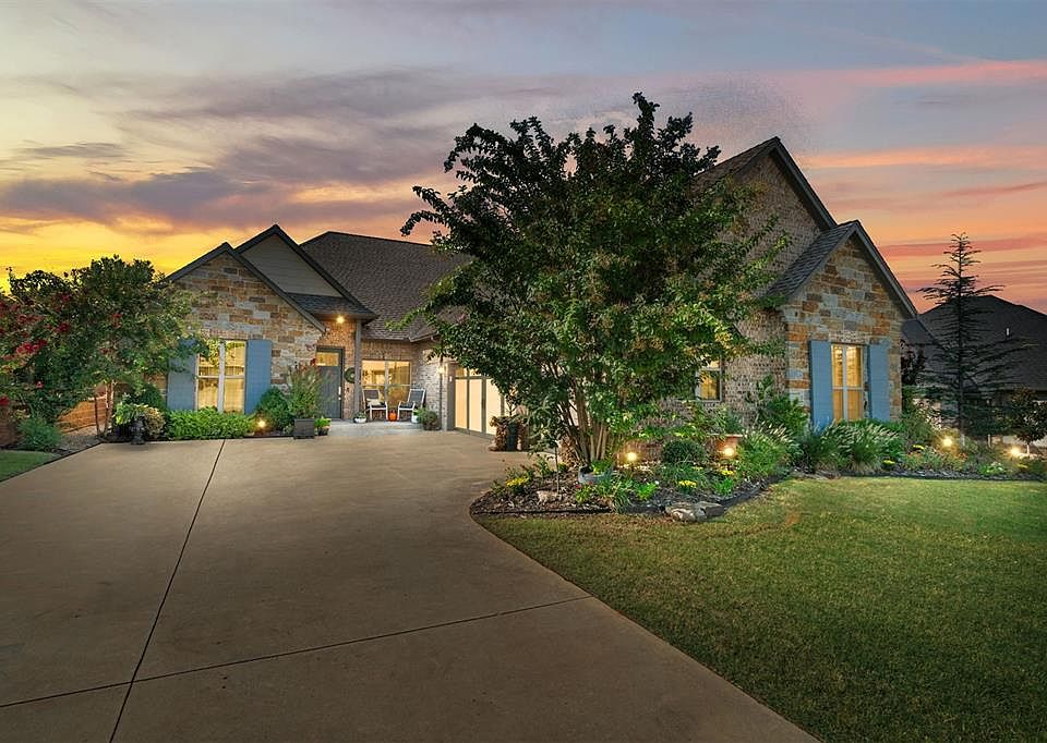 1st image of 4124 N Carmina Dr