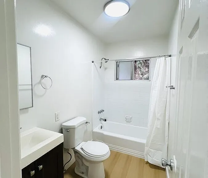 524 E Hazel St #5 — Photo 3