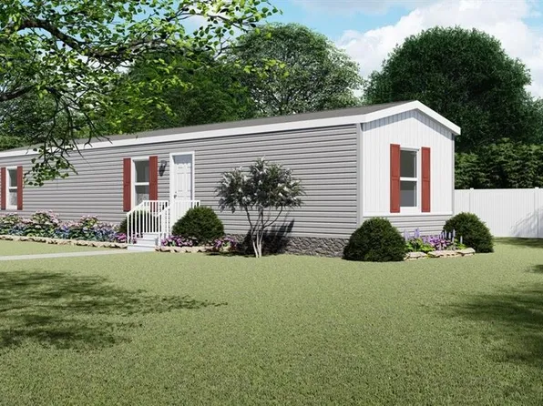 12 Foxtrot Dr, Charlestown, RI 02813