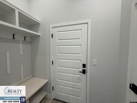 5th image of 2744 Berkshire Way