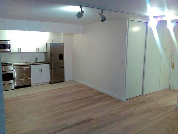 3rd image of 1991 Broadway APT 14C