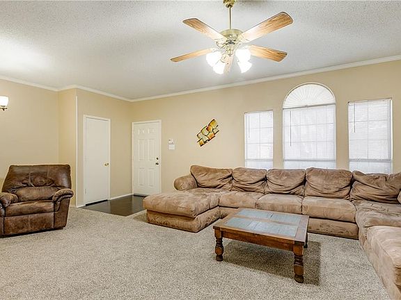 5th image of 6714 White Tail Ln