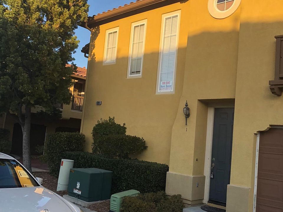 1st image of 13295 Calle Del Campo Unit 1