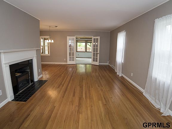 2nd image of 5845 Woolworth Ave