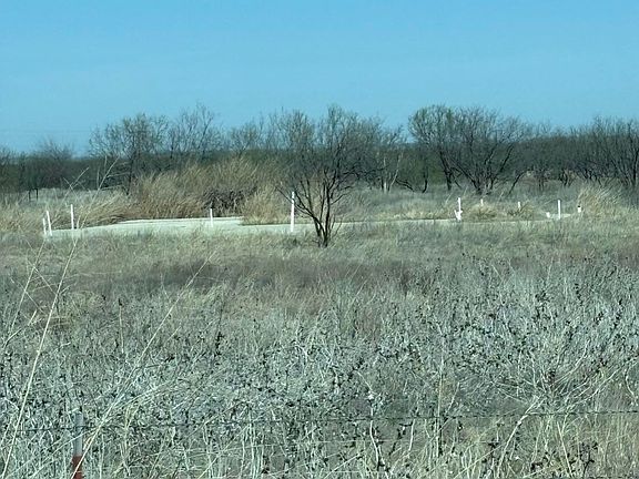 2nd image of 715 N 77 Ranch Rd