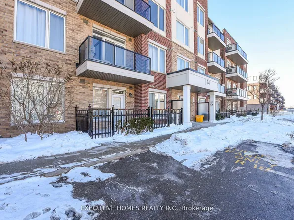 54 Sky Harbour Dr #101, Brampton, ON L6Y 6B9