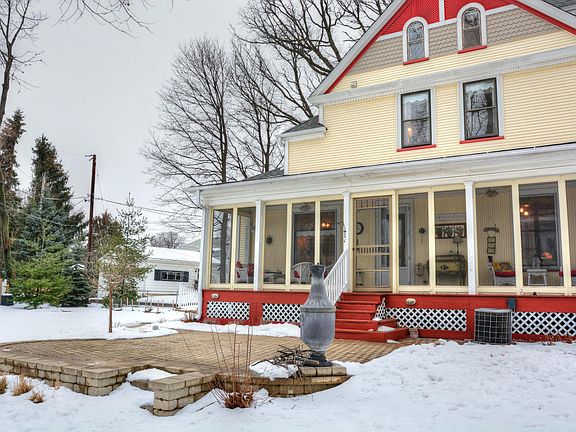 2nd image of 2151 Ludington Ave