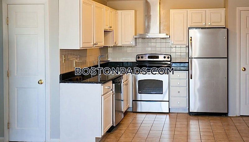 2nd image of 14 Murdock St APT 3-2