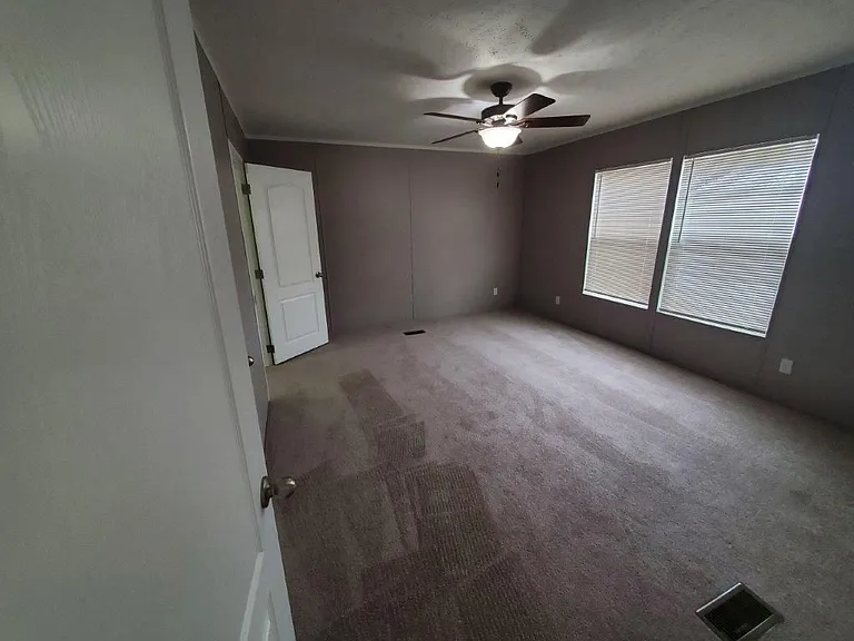 Amherst Ridge — Photo 18