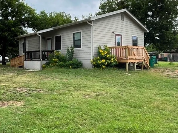 1310 N Mesquite St, Goldthwaite, TX 76844