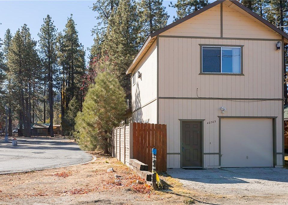 1st image of 40703 Beaver Ln