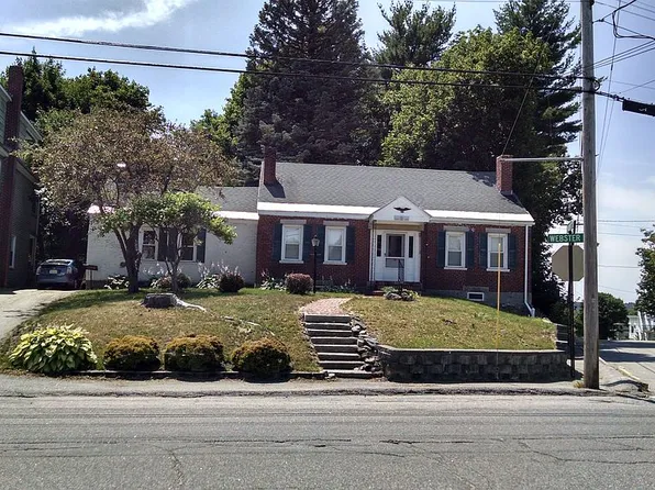 79 Webster St, Lewiston, ME 04240