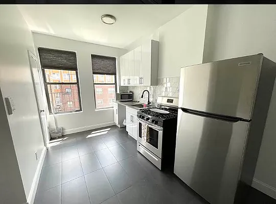 Rented by Voro, LLC | media 10