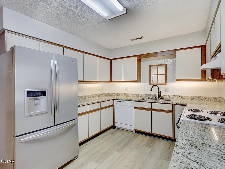 416 W Spring St #1 — Photo 8