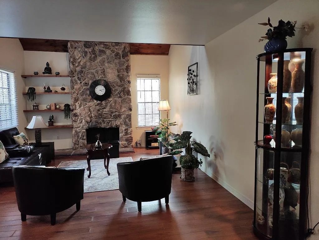 4131 Loire Dr — Photo 2