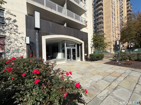 30 Glenbrook Rd APT 8C