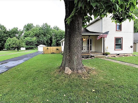 4th image of 209 E Main St