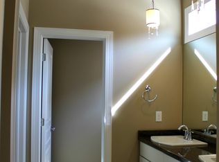 40 Nicole Ct, East Amherst, NY 14051