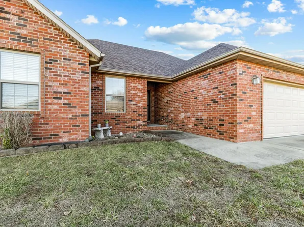 2724 Cover Drive, Ozark, MO 65721