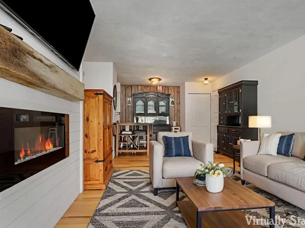 118 Evelyn LANE #H, Lake Geneva, WI 53147