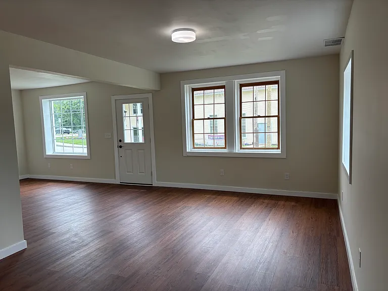 7614 Maple St — Photo 14