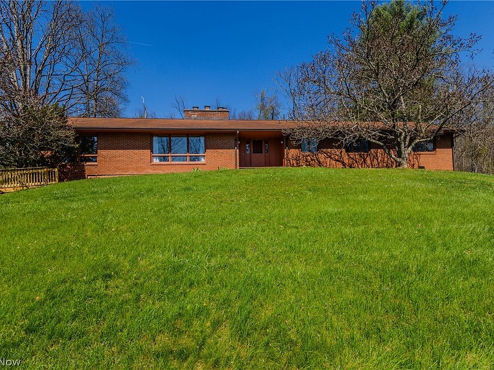 1st image of 100 Crestwood Cir