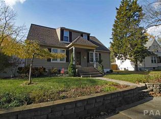 1111 S 9th St, Pekin, IL