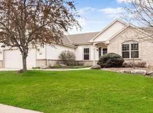 N173W20358 Crestview Dr, Jackson, WI 53037