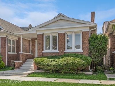 8232 S Kenwood Ave, Chicago, IL, 60619
