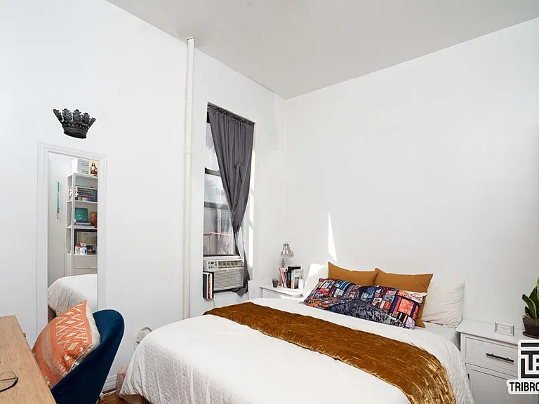 460 W 49th St #6 — Photo 3