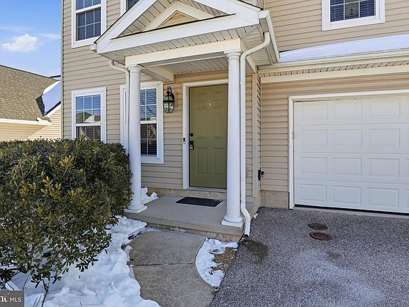 5th image of 370 Azalea Dr