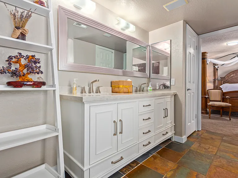 1010 E Wescott Dr — Photo 13