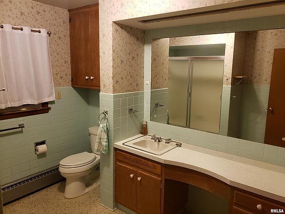 4th image of 4637 5th Ave