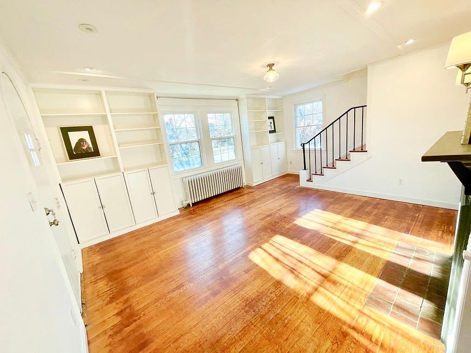 Built in bookshelves provide great storage.