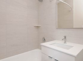 305 W 50th St