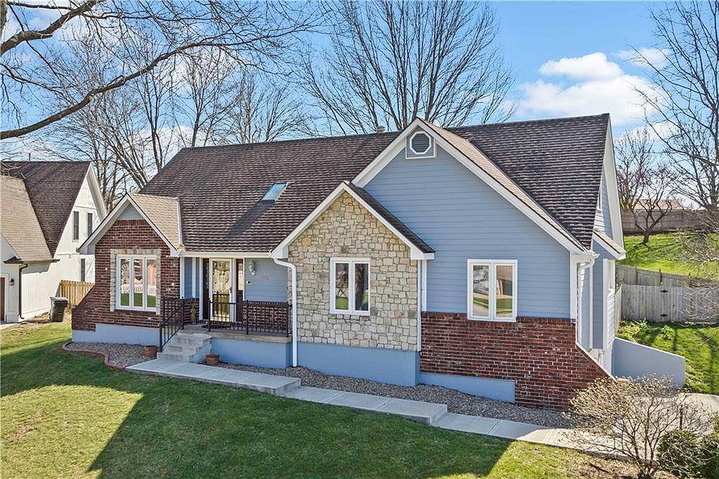 1812 NE Waterfield Ln, Blue Springs, MO 64014 | Zillow