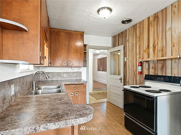 4th image of 3212 S 54th St