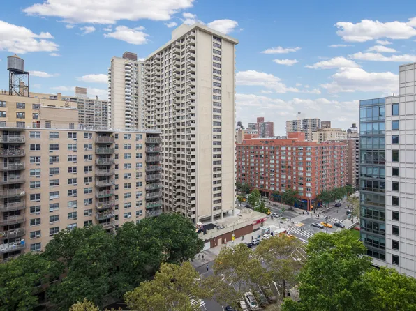 382 Central Park West image 1 of 8