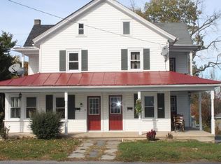 113 E Main St, Leola, PA 17540
