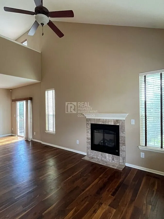 Spacious 2-Bedroom Castle Rock Townhome with Loft, Office & Attached Garage — Photo 3